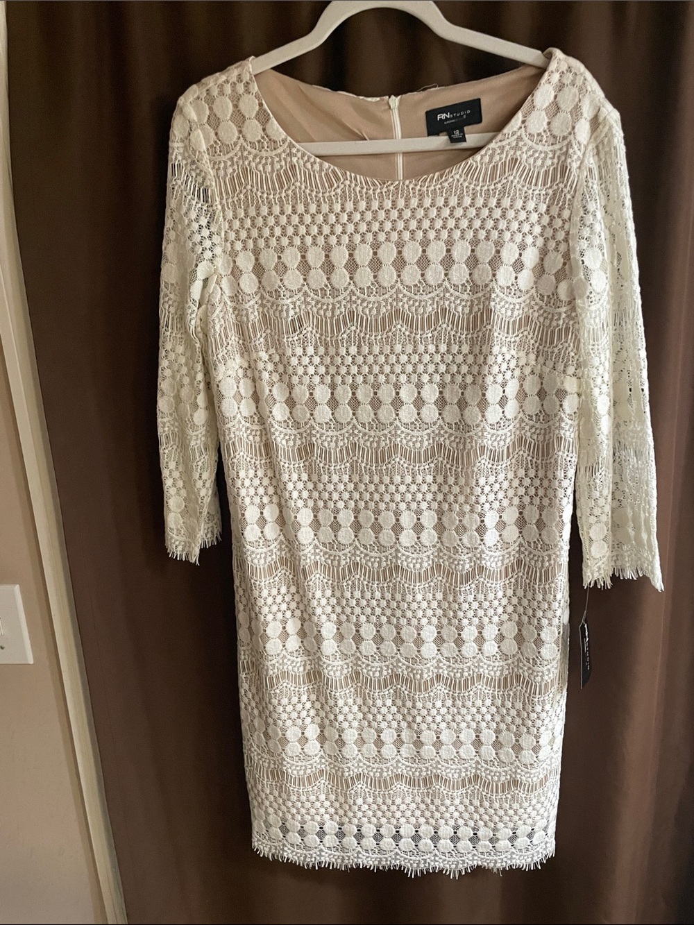 Ronnie Nicole lined lace dress